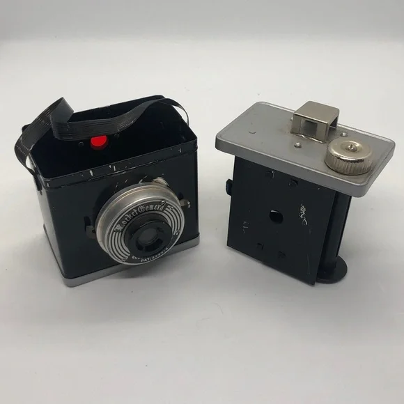 Vintage Box Camera “Rocket Camera” - Picture 7 of 9